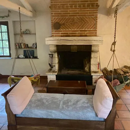 Отель Domaine Du Moulin Mouzieys-Teulet